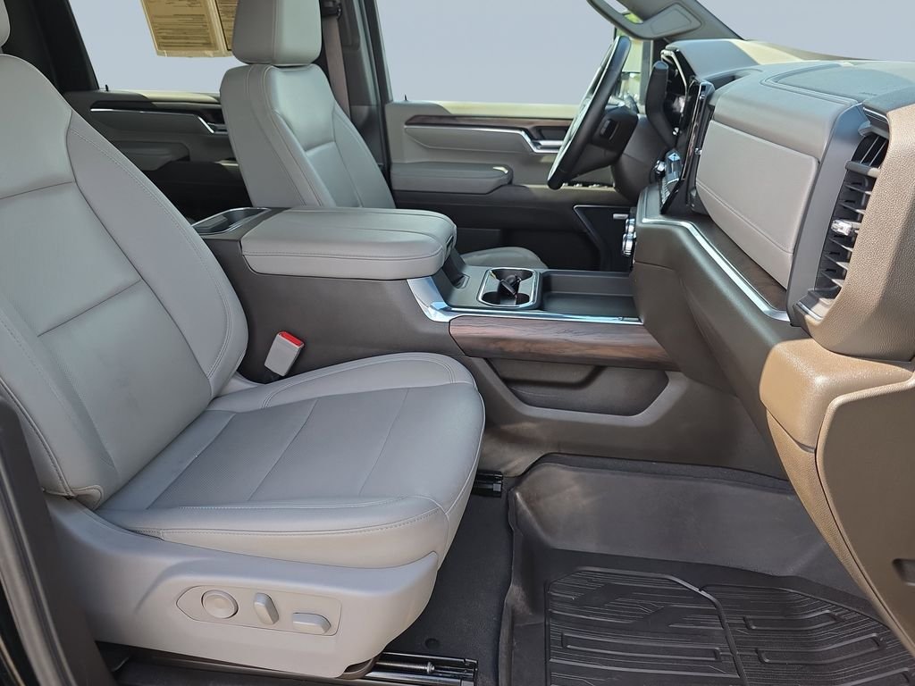 Used 2024 Onyx Black GMC SLT image 38