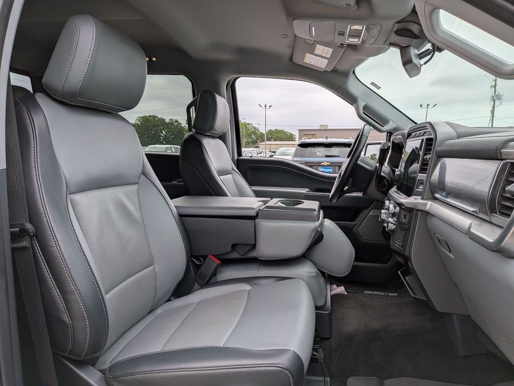 Used 2022 White Ford Lariat image 22
