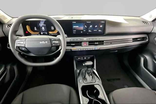 New 2026 Snow White Pearl Kia LXS image 6