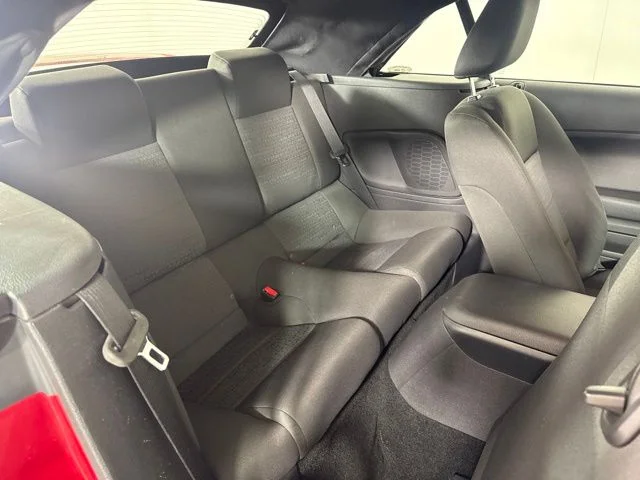 Used 2005 Red Ford V6 image 5