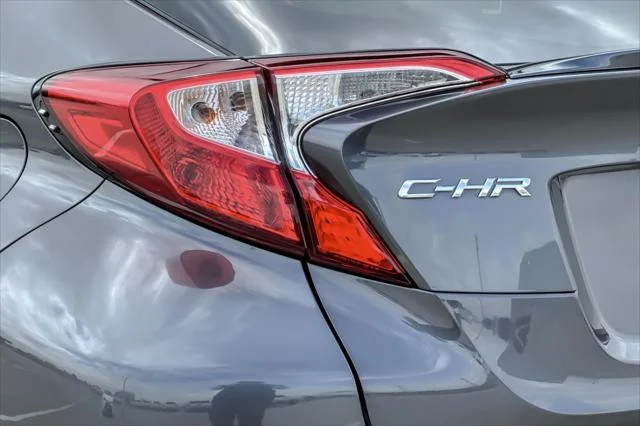 Certified Used 2018 Magnetic Gray Metallic Toyota XLE Premium image 26