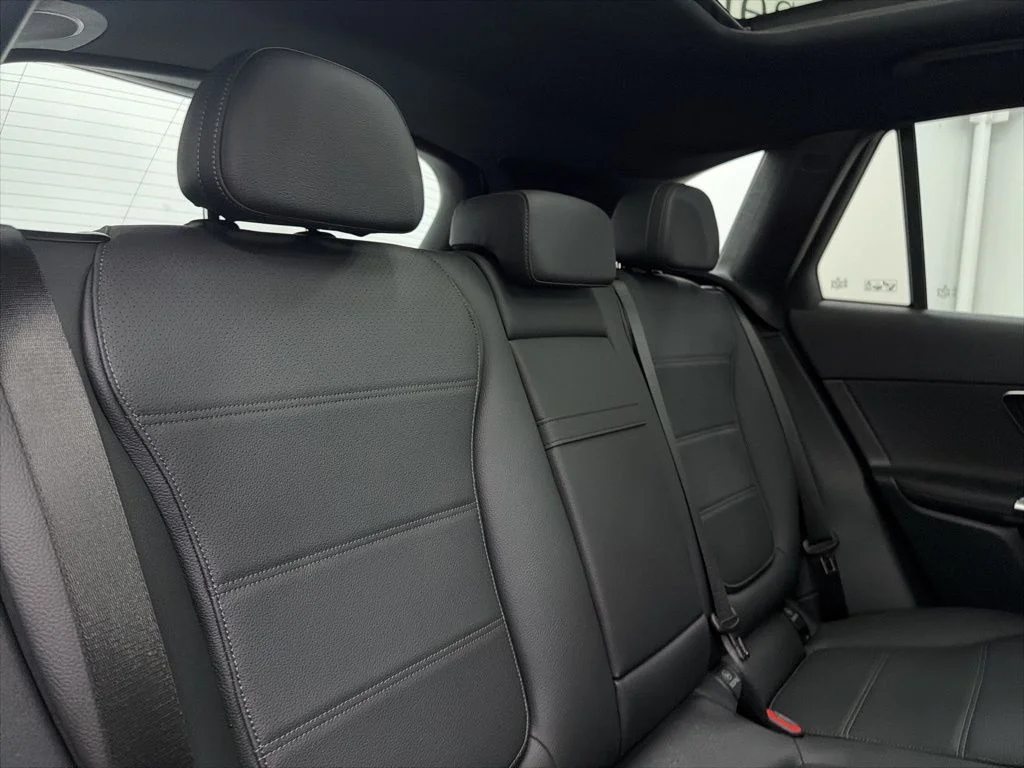 Certified Used 2026 White Mercedes-Benz GLC 300 image 26