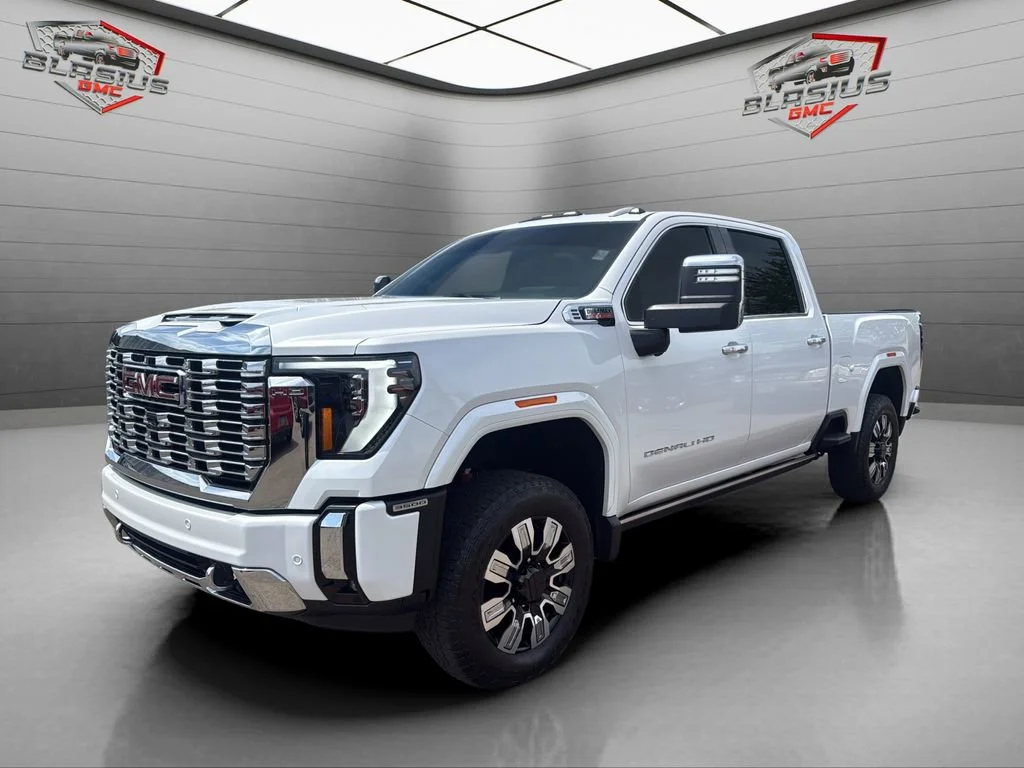 2024 GMC Sierra Denali 4WD Crew Cab Standard Box SRW's photo