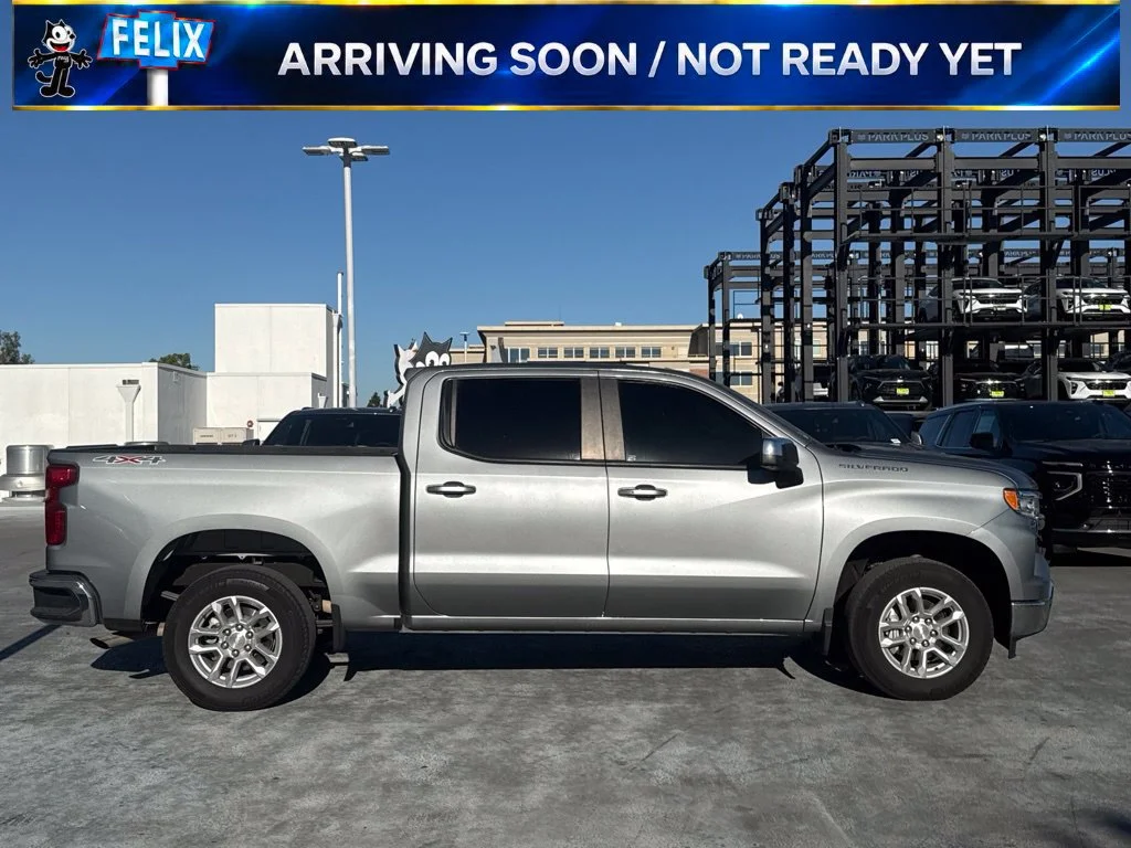 Used 2023 STERLING GRAY METALLIC Chevrolet LT image 4