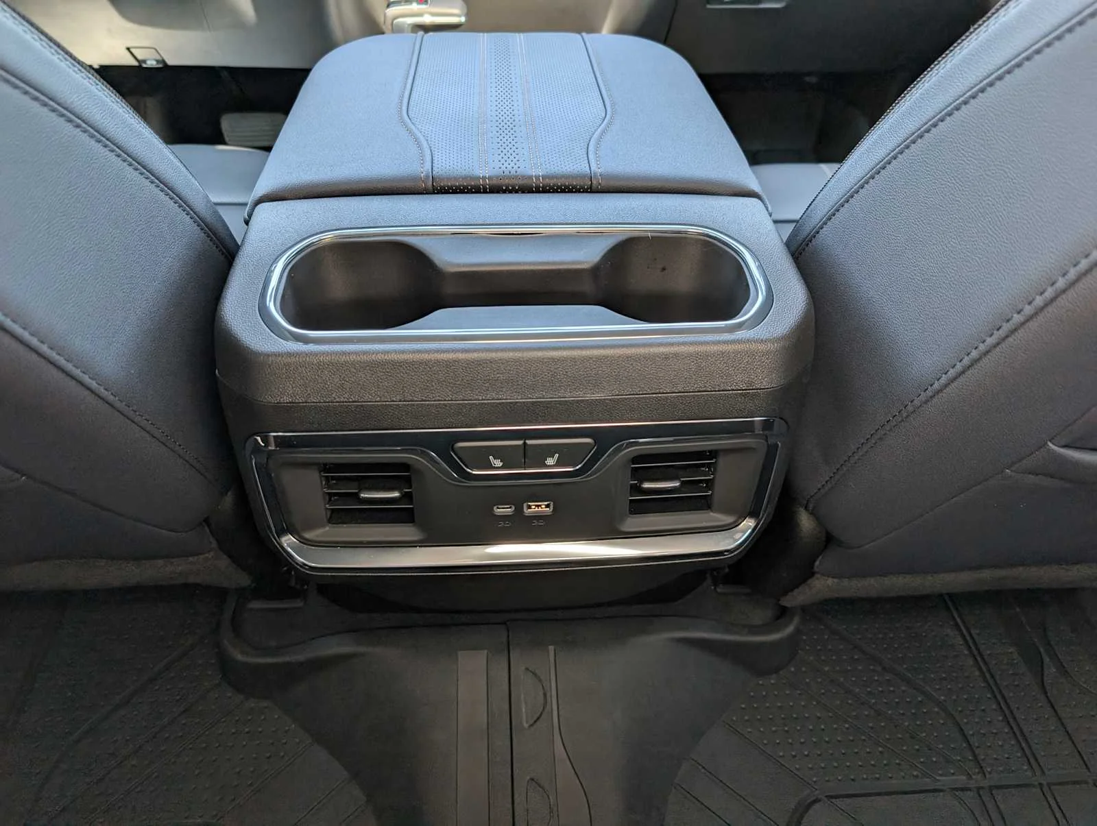 2026 Chevrolet Silverado 1500 High Country - Photo 17