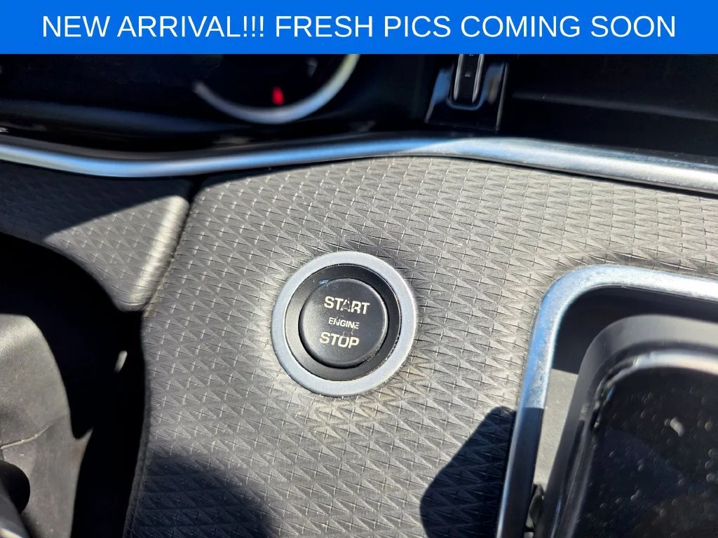 Used 2020 Black Land Rover S image 12