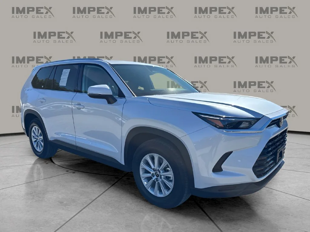 Used 2026 Beige Toyota XLE image 7