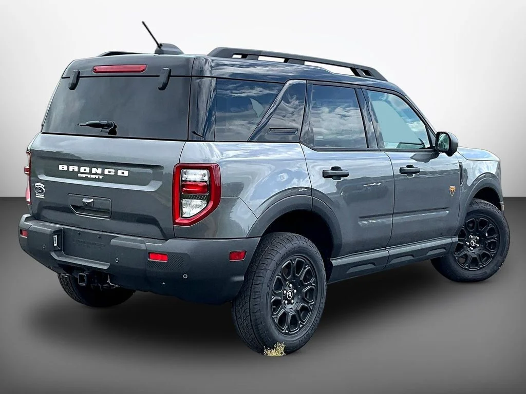 New 2025 Carbonized Gray Metallic Ford Badlands® image 15
