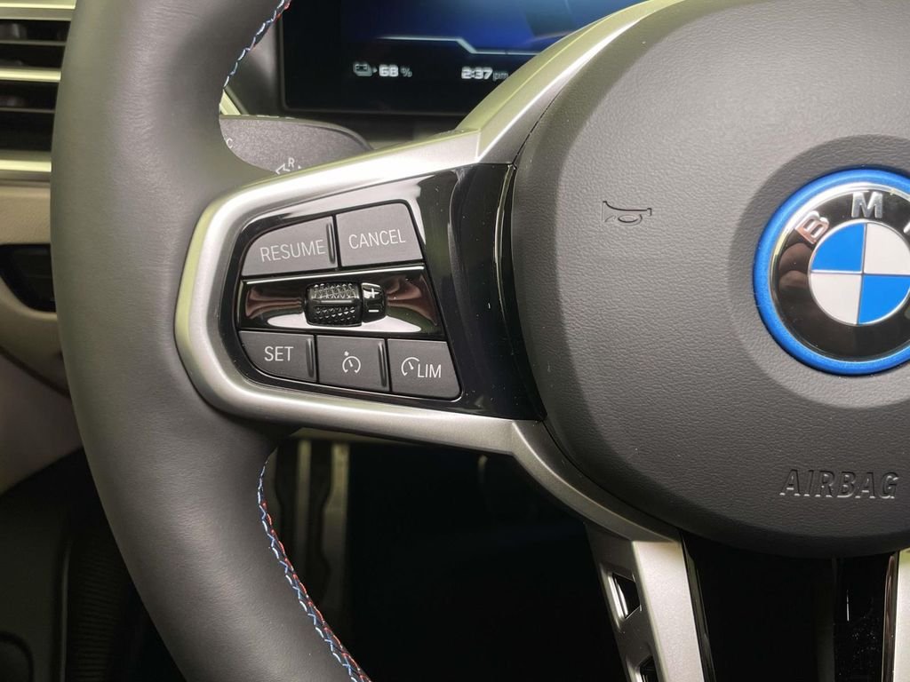 2025 BMW i4 M50 - Photo 35