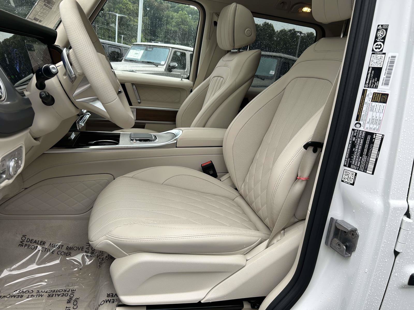 New 2027 MANUFAKTUR Moonlight White Metallic Mercedes-Benz G 580e SUV image 19