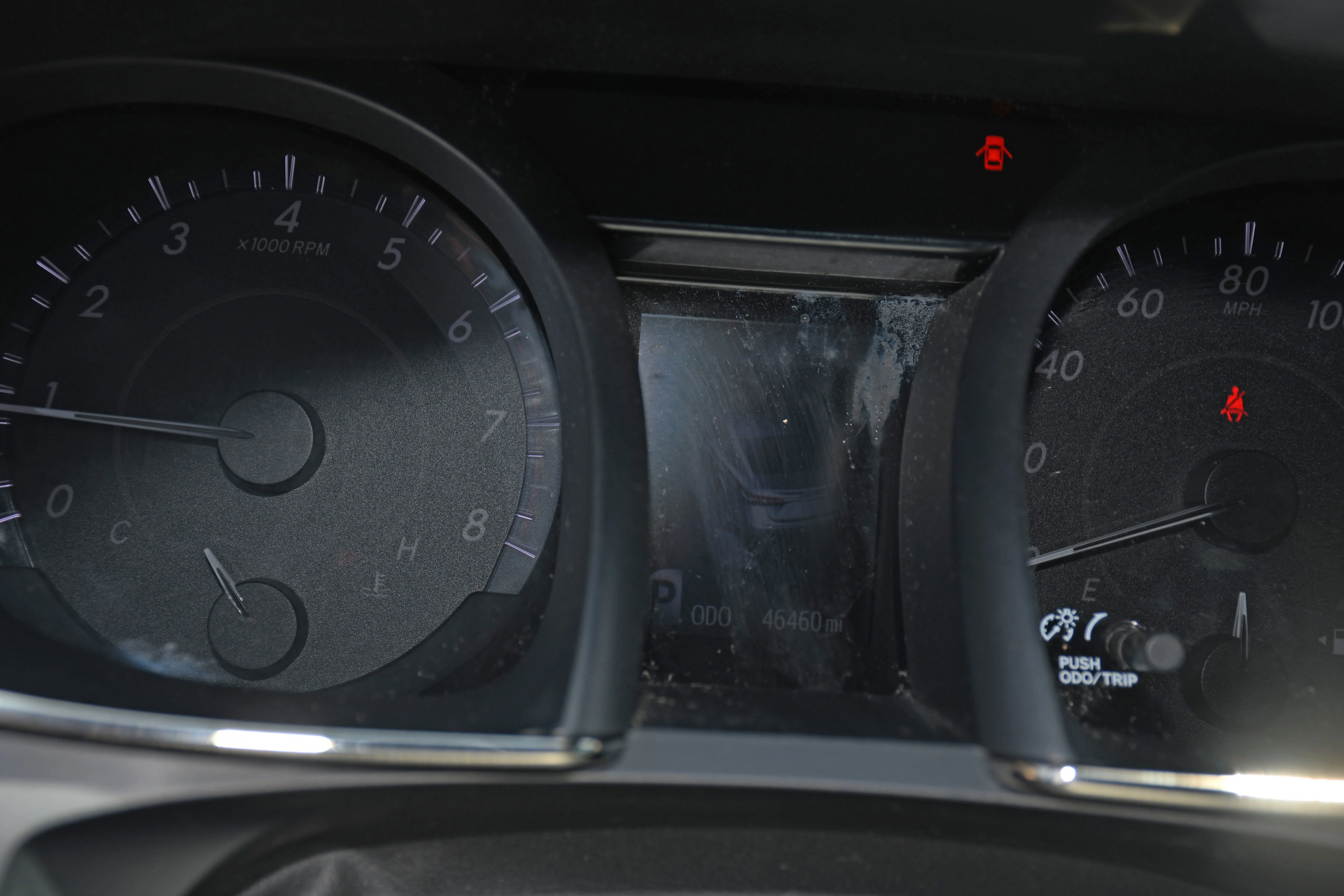 Used 2018 Silver Toyota XLE image 13