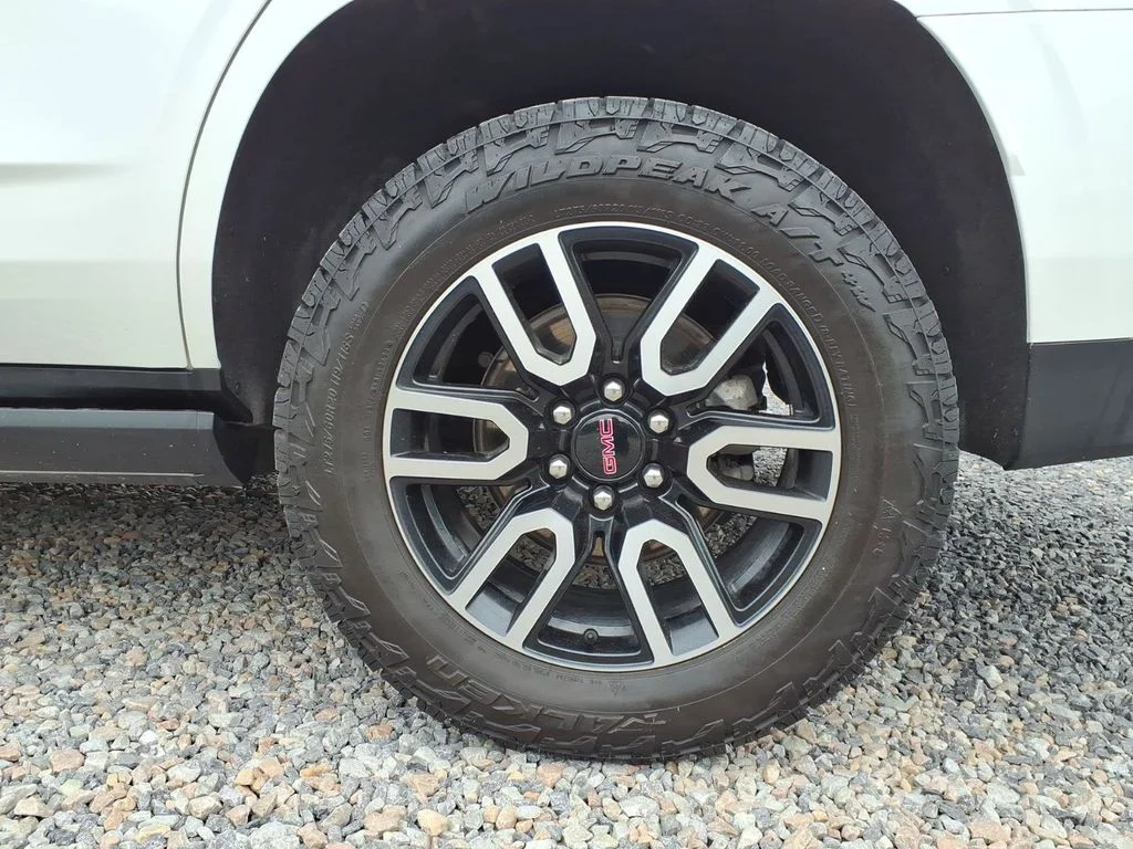 Used 2023 White GMC AT4 image 38
