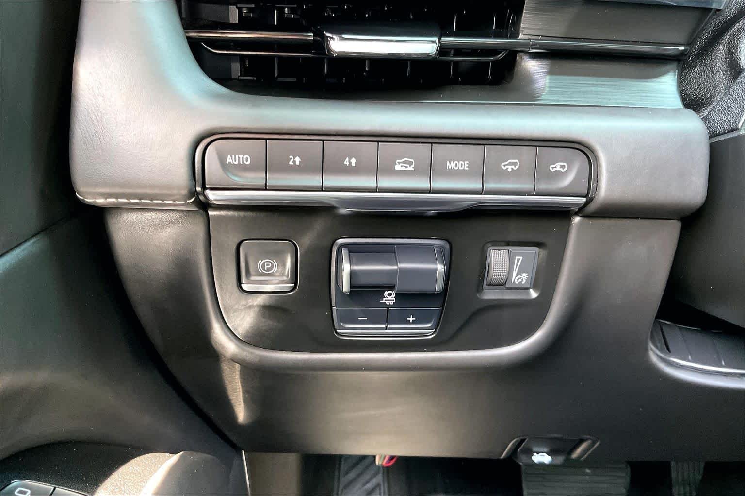 Used 2021 Black Raven Cadillac Sport Platinum image 15