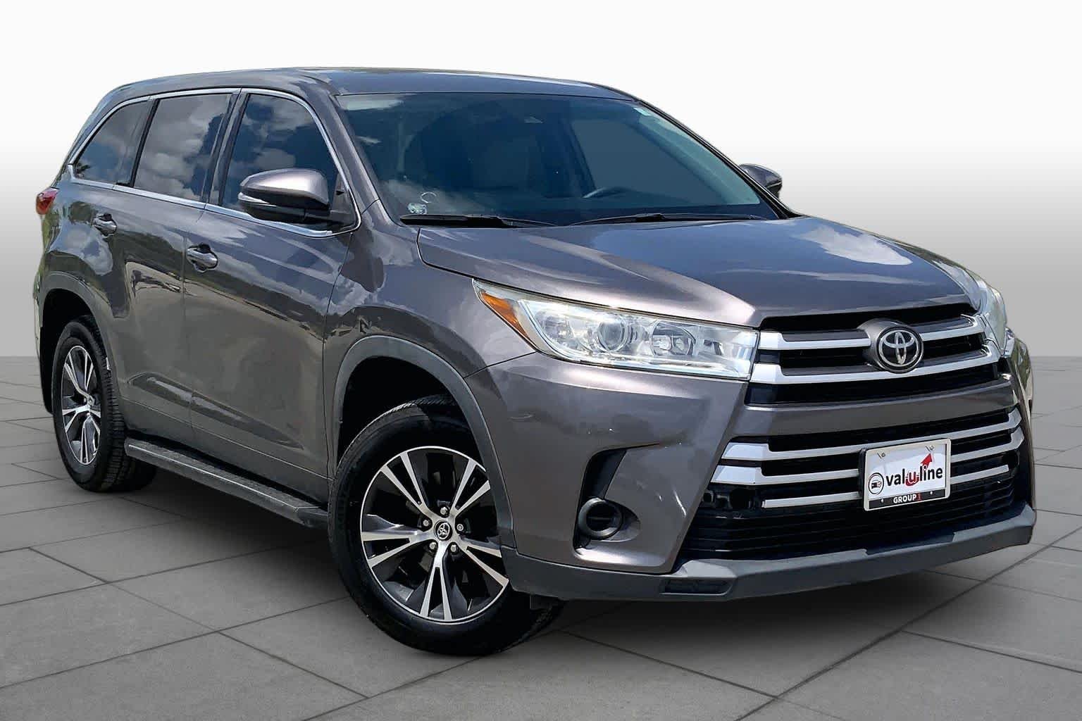 Used 2019 Predawn Gray Mica Toyota LE image 3