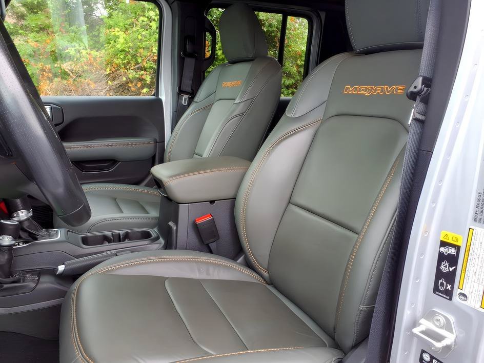 Used 2024 Silver Zynith Clearcoat Jeep Mojave X image 14