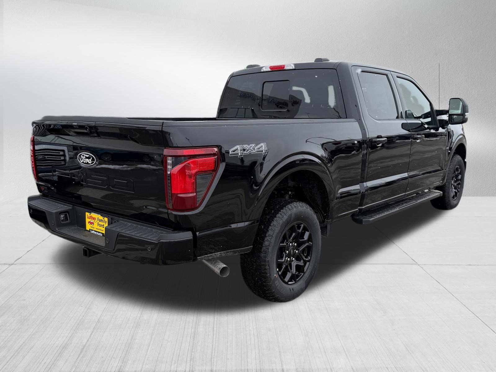 New 2026 Agate Black Metallic Ford XLT image 4