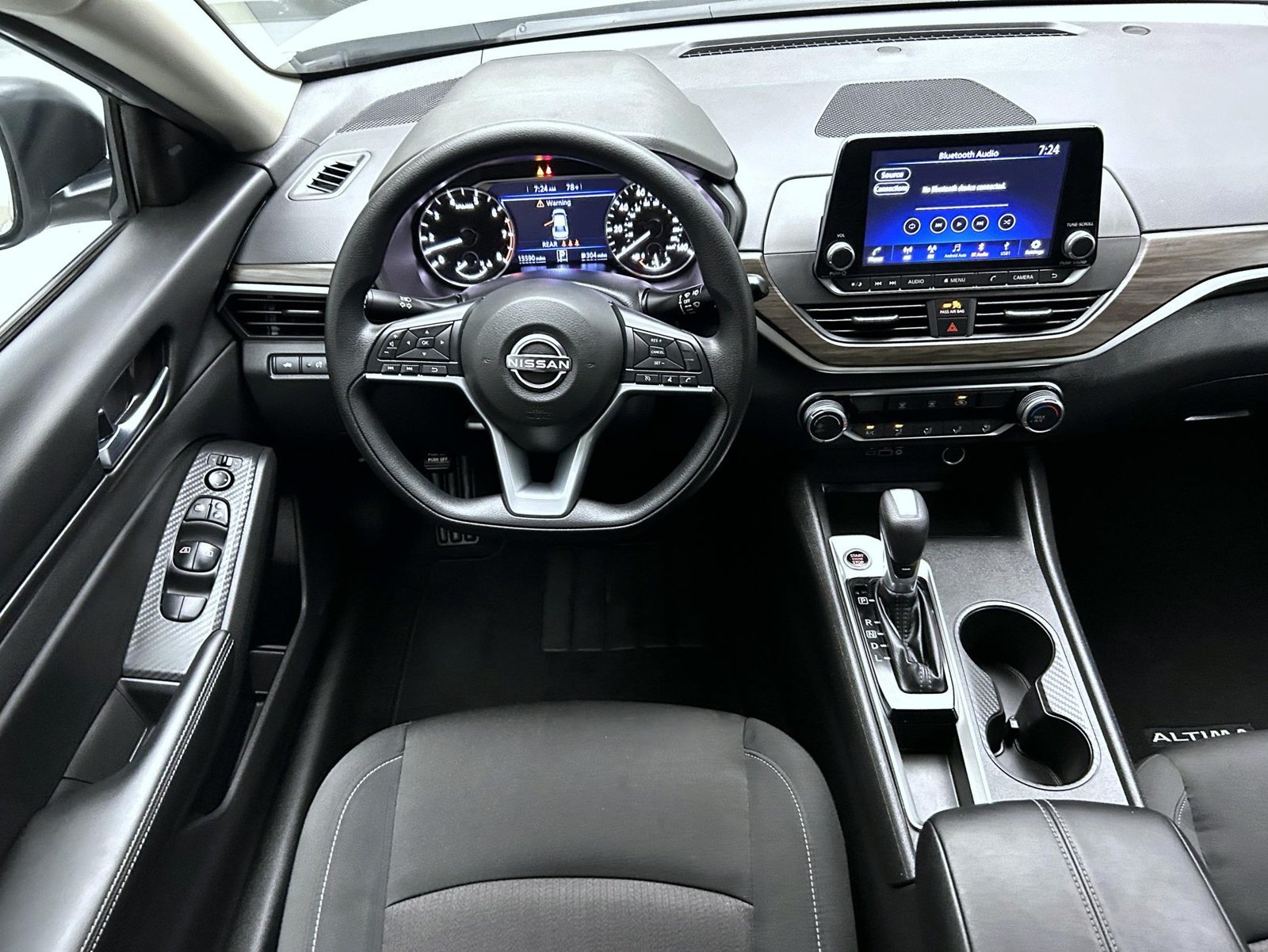 Used 2025 Silver Nissan 2.5 SV image 14