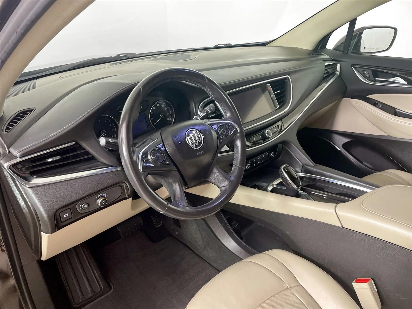 Used 2018 Havana Metallic Buick Essence image 22