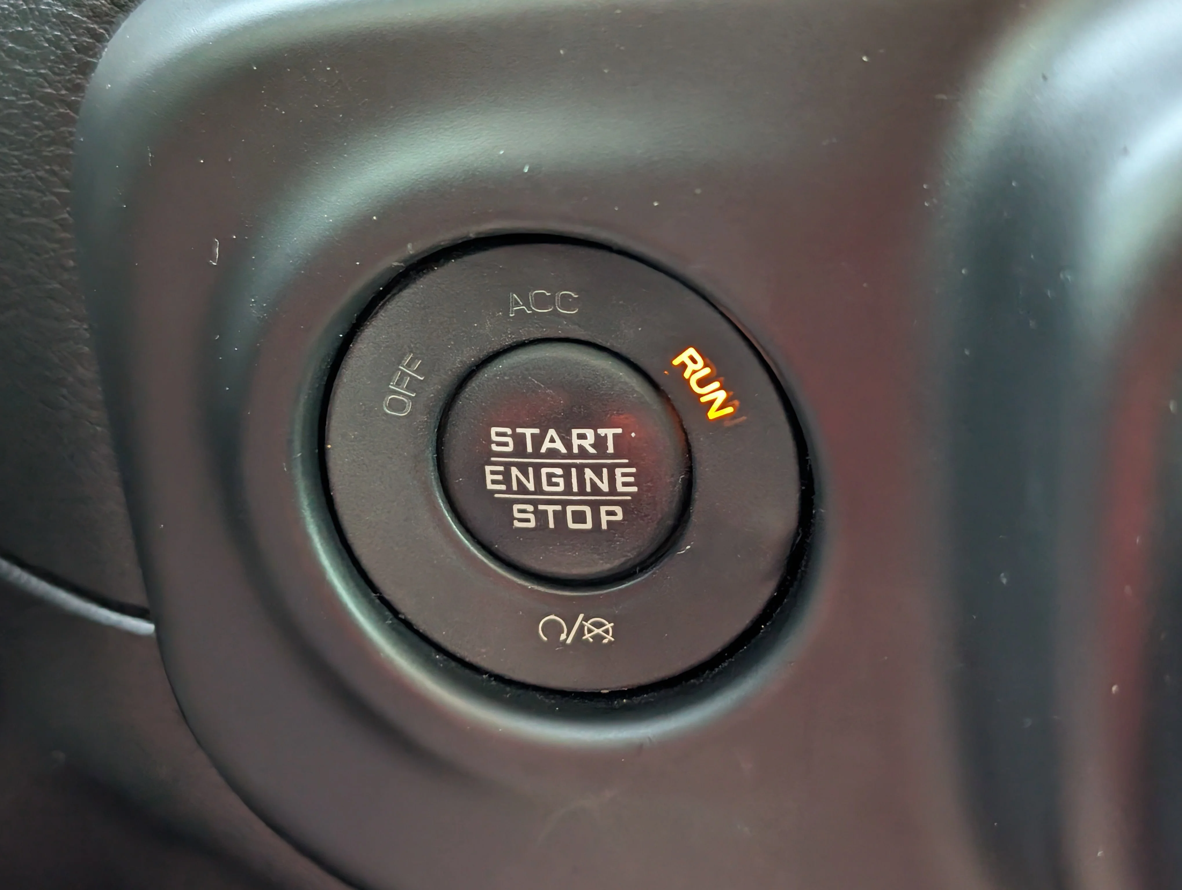 Used 2018 White Jeep Sport image 61