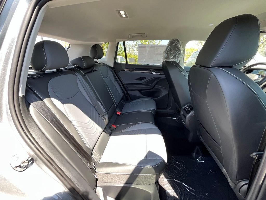 New 2026 Silver Volkswagen 2.0T SE image 24