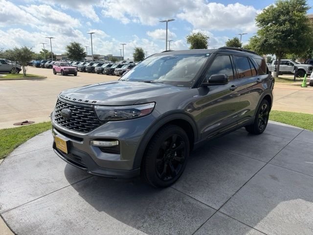 Used 2023 Gray Ford ST-Line image 3
