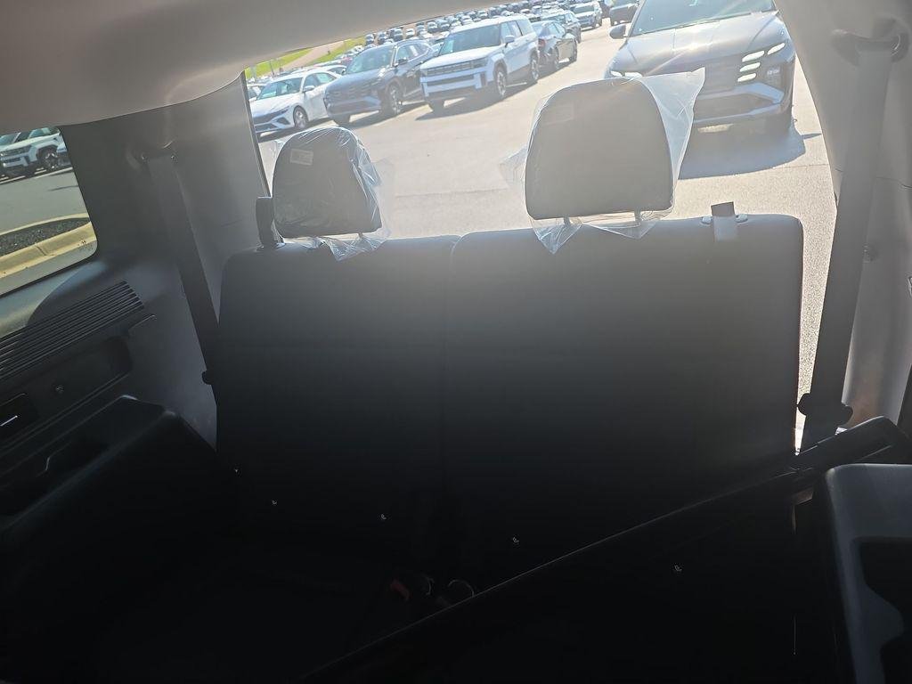 New 2026 White Hyundai SEL FWD image 22