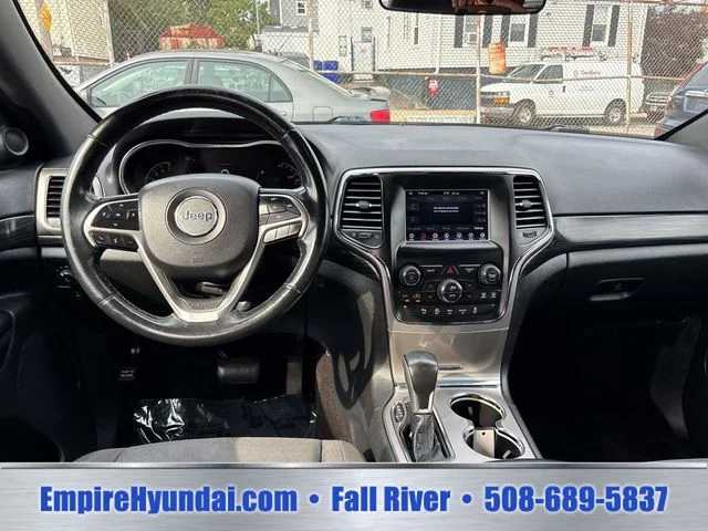 Used 2019 Gray Jeep Laredo E image 12