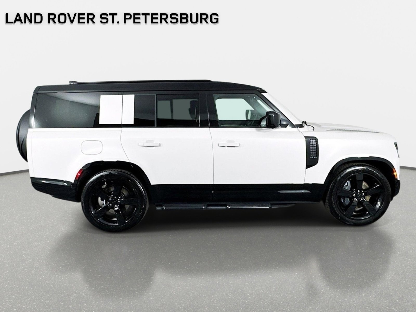 Used 2026 Gray Land Rover X-Dynamic SE image 4