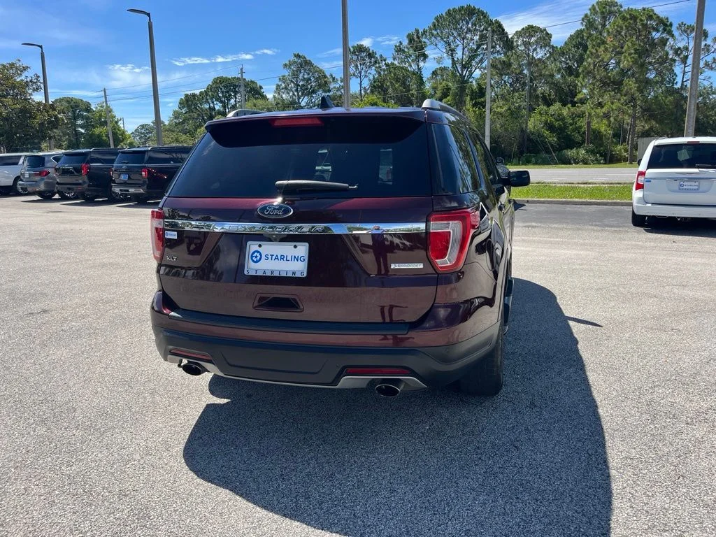 Used 2018 Red Ford XLT image 7