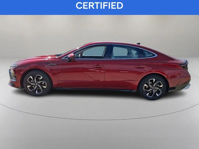 Used 2024 Red Hyundai SEL image 6