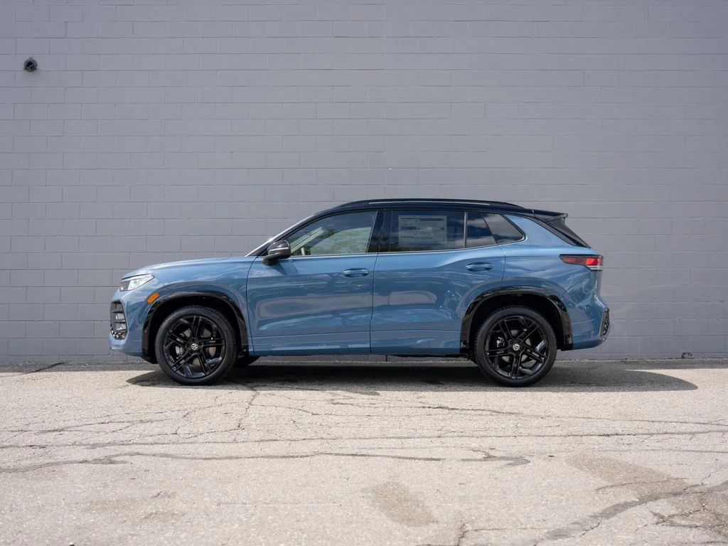 New 2026 Monterey Blue W/Deep Black Roof Volkswagen 2.0T SE R-Line Black image 3