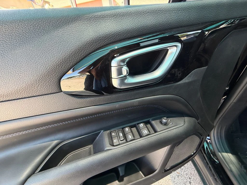New 2026 Black Jeep Latitude image 11
