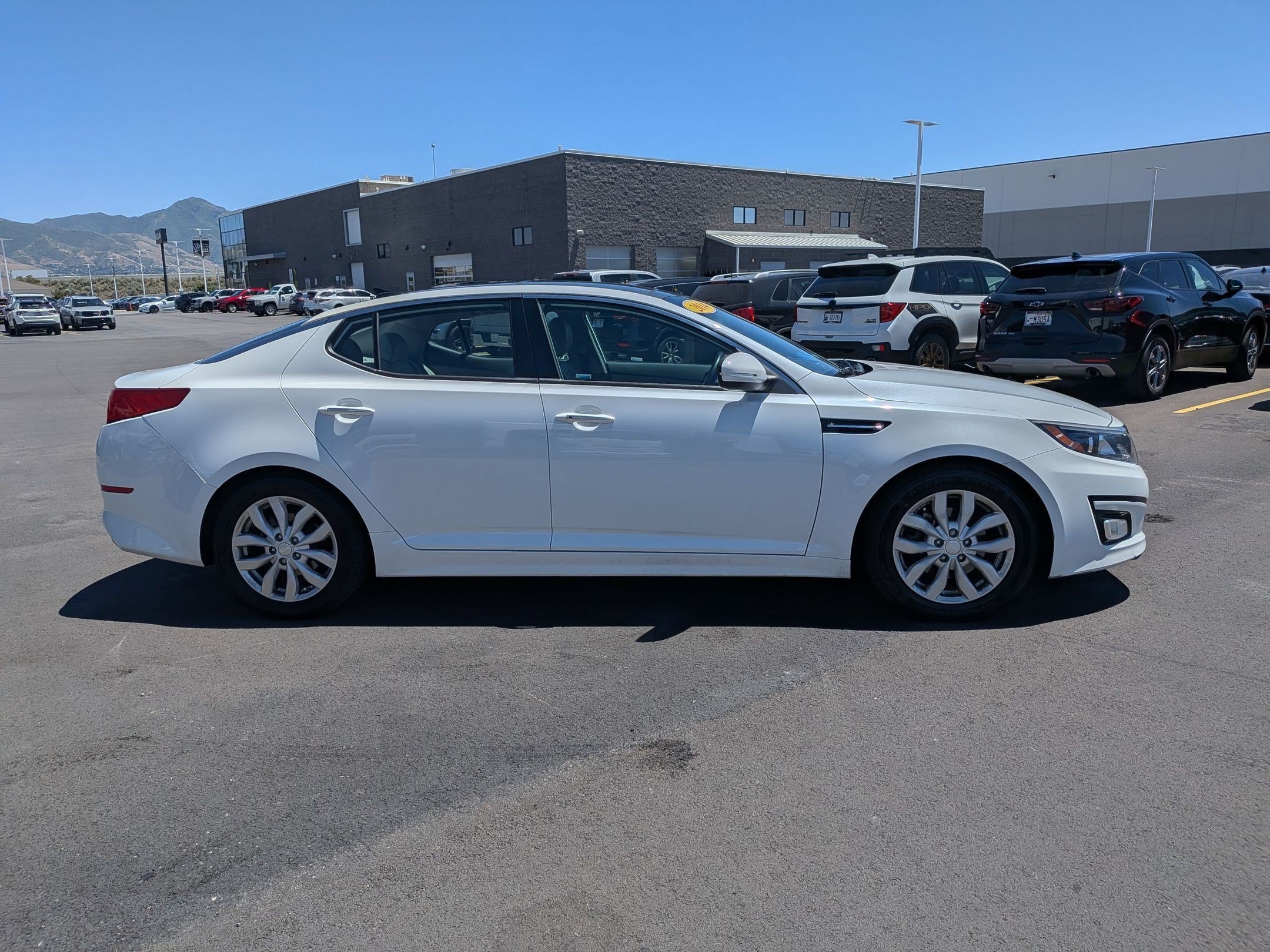 Used 2014 Snow White Pearl Kia EX image 6