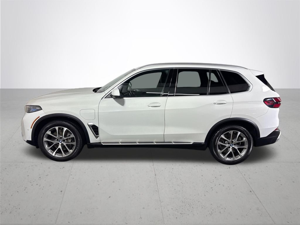 Used 2025 Alpine White BMW xDrive50e image 9