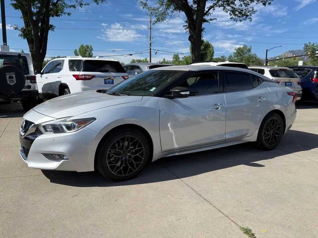 Used 2017 Brilliant Silver Nissan 3.5 SV image 7