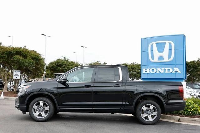 New 2026 Crystal Black Pearl Honda RTL image 5