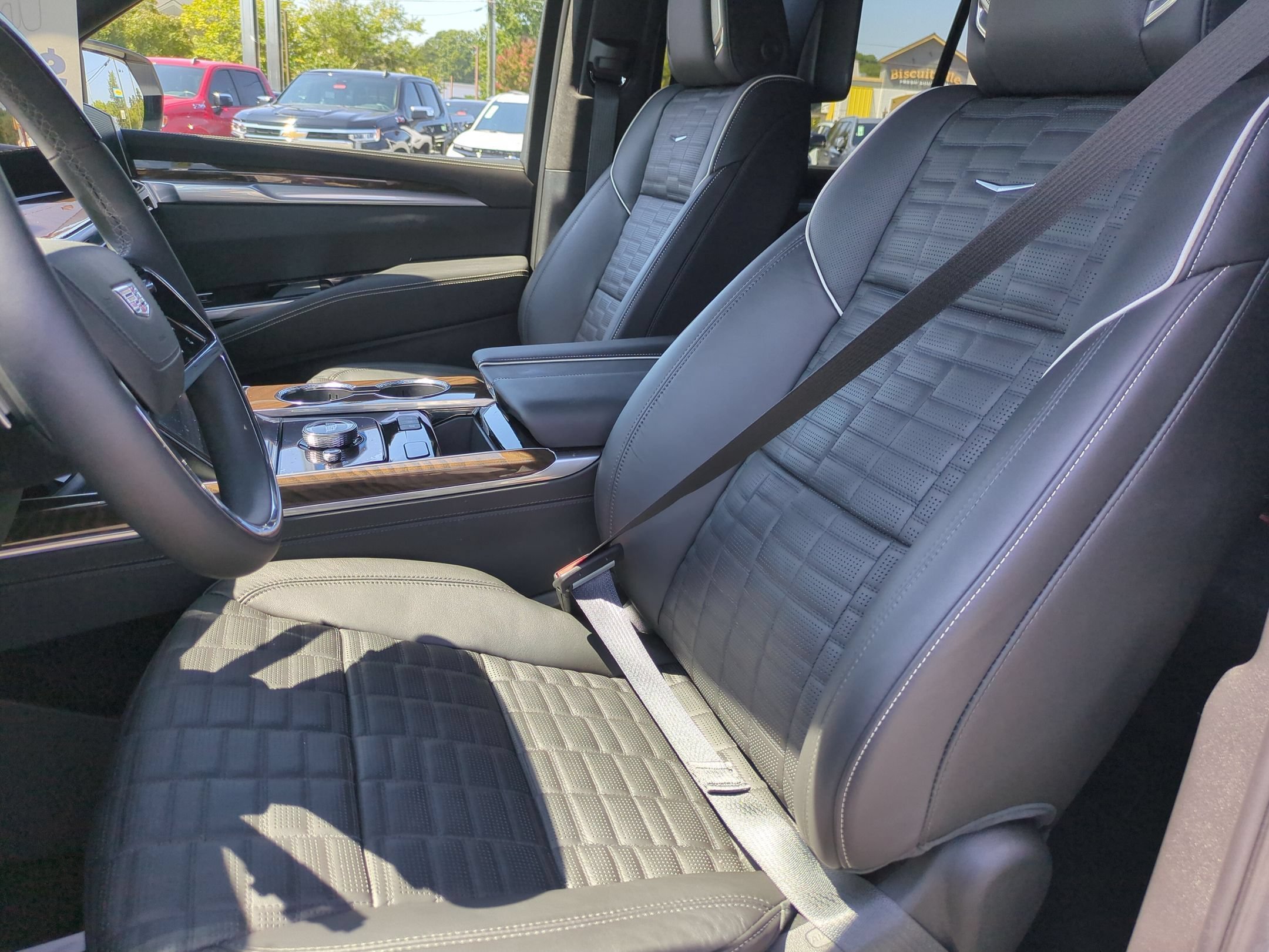 New 2026 Vibrant White Tricoat Cadillac Platinum Sport image 15