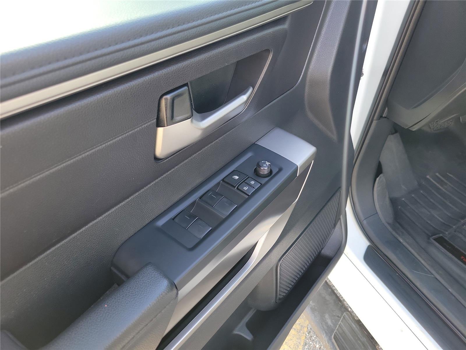 2022 Toyota Tundra SR5 - Photo 10