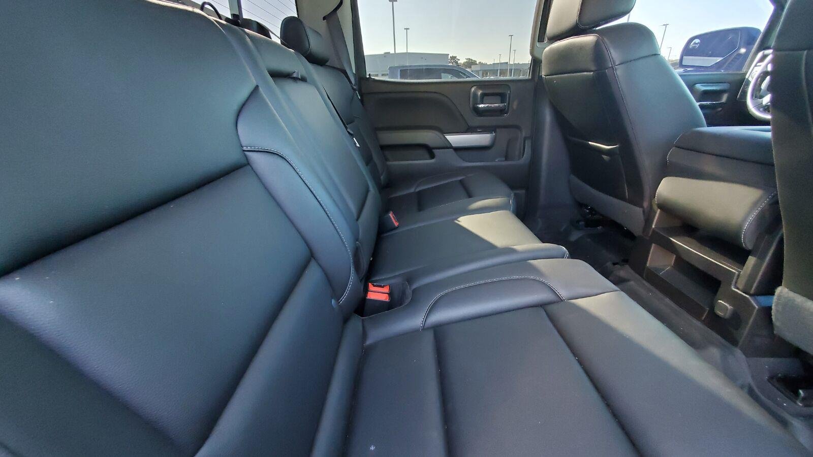 Used 2018 BLACK Chevrolet LT image 6