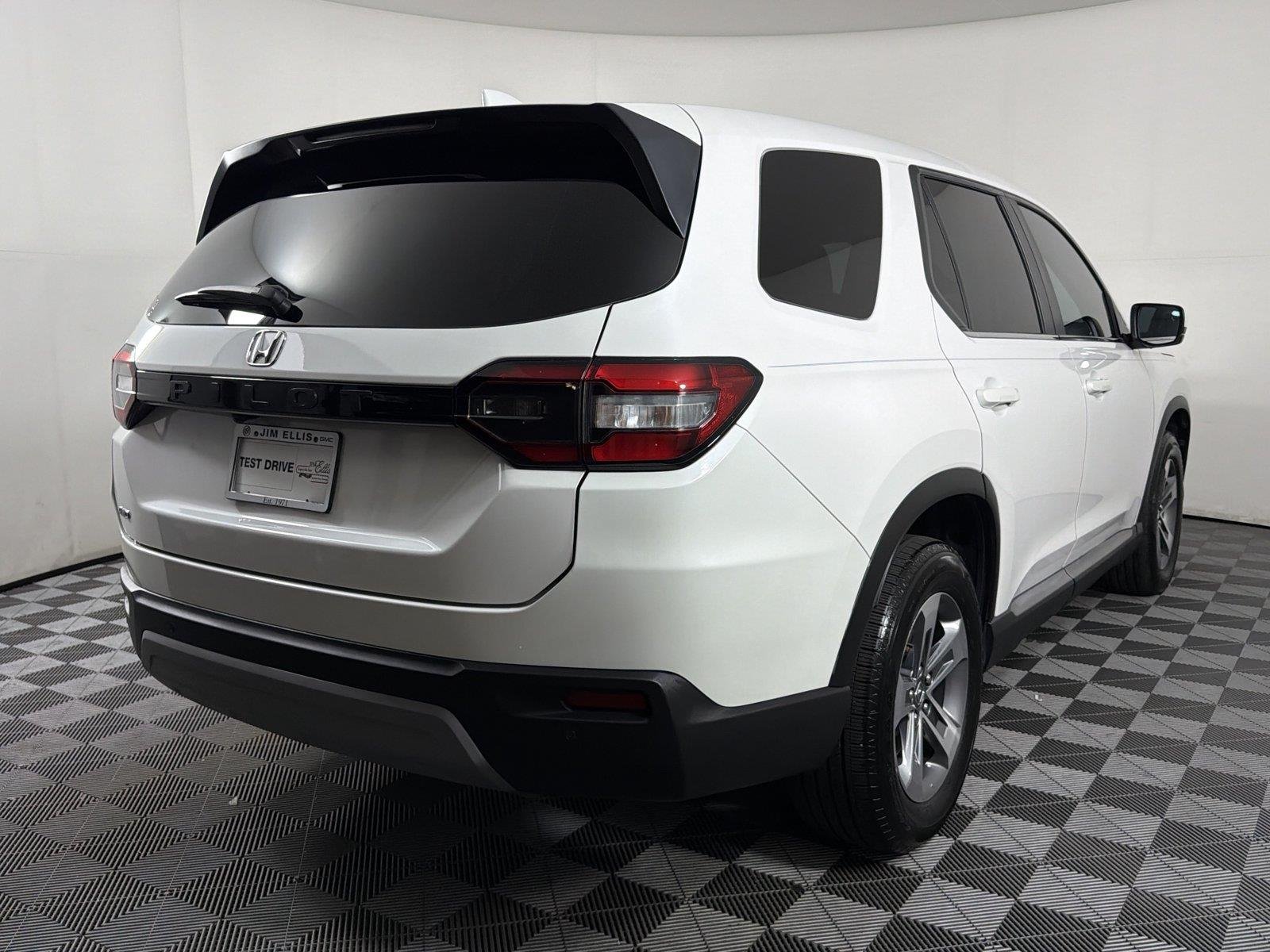 2025 Honda Pilot EX-L - Photo 6