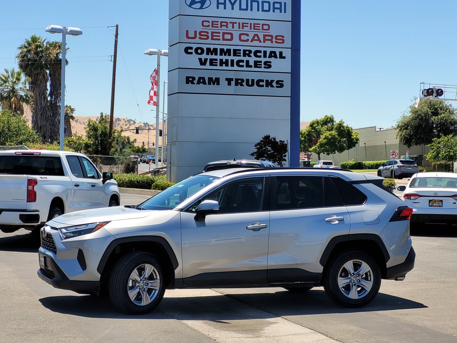 Used 2025 Silver Toyota XLE image 7