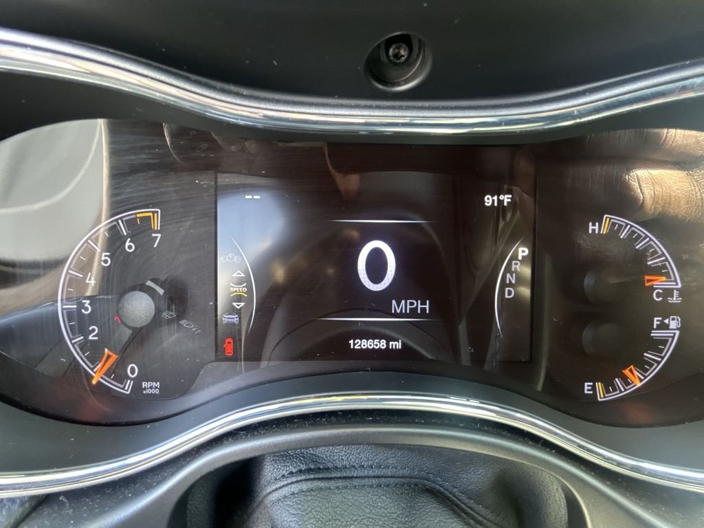 Used 2018 White Jeep Altitude image 15