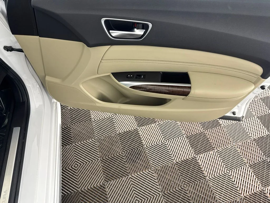 Used 2020  Acura 3.5L Technology Pkg image 21
