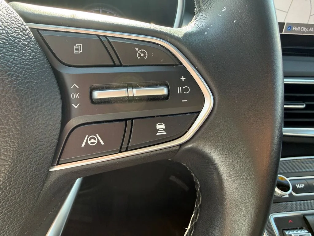 Used 2023 White Hyundai SEL image 17