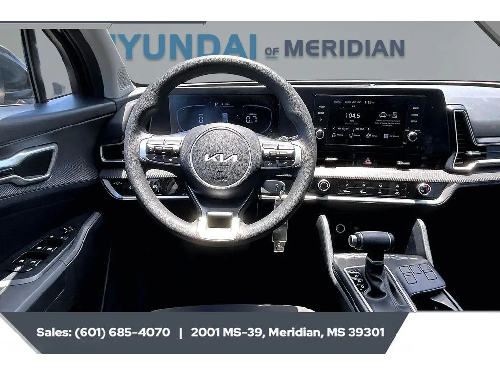 Used 2025 Fusion Black Kia LX image 5
