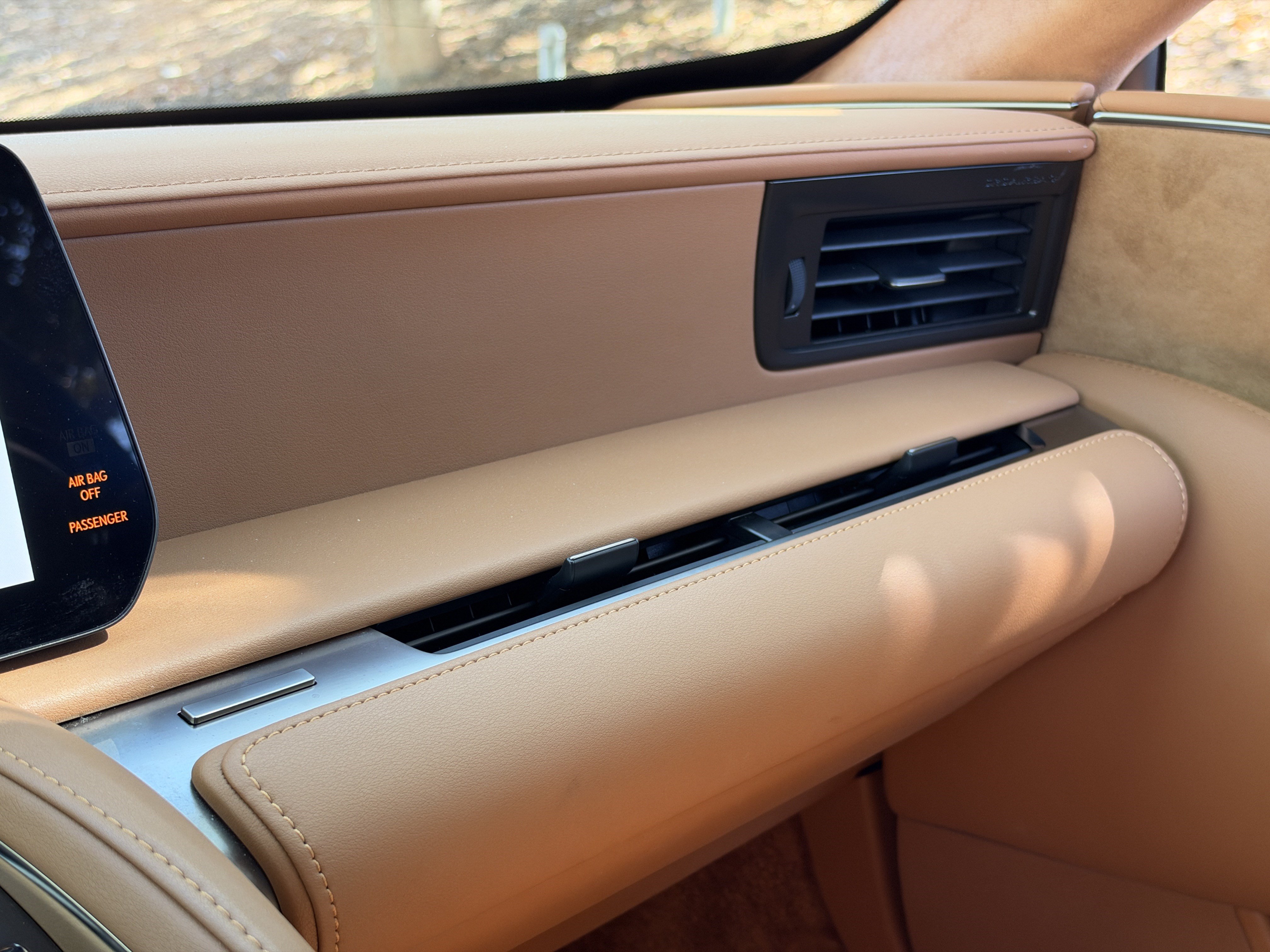 Used 2024 Ultra White Lexus 500 image 30
