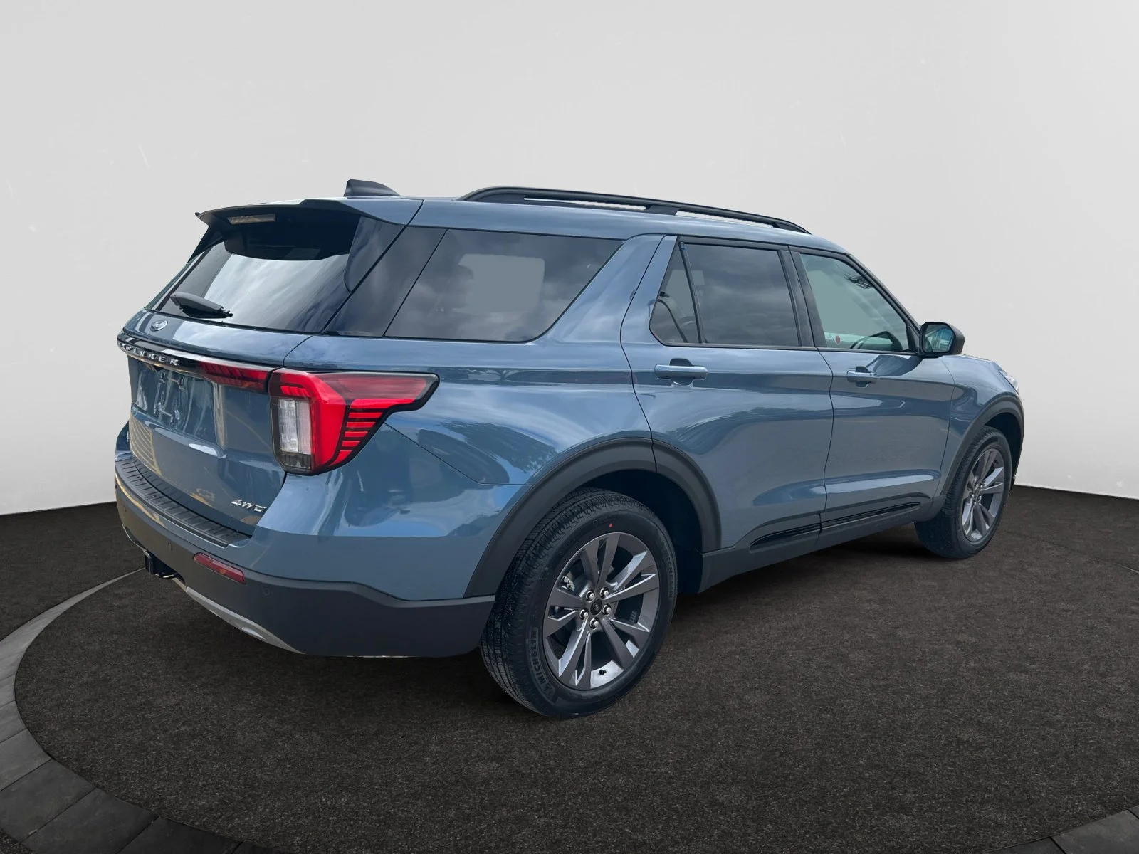 New 2026 Vapour Blue Metallic Ford Active w/200A Pkg image 5