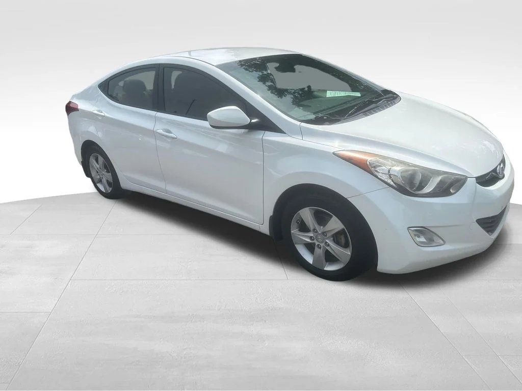 Used 2013 White Hyundai GLS image 28
