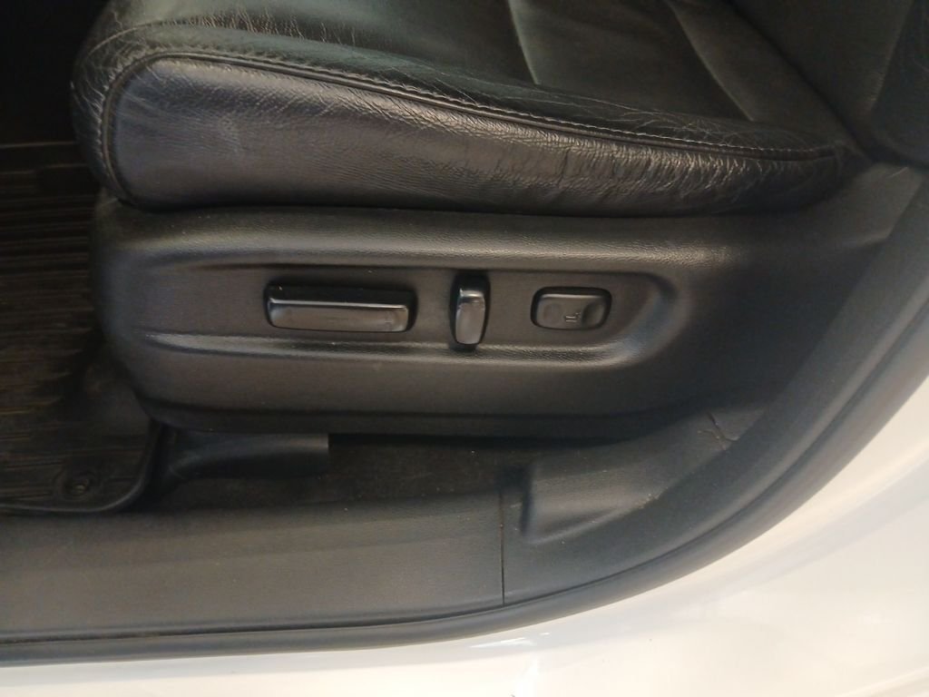 Used 2020 White Honda Touring image 30