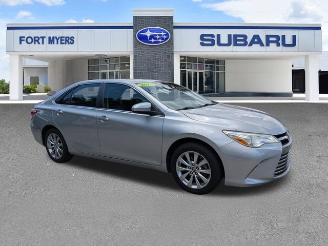Used 2015 Silver Toyota XLE image 2